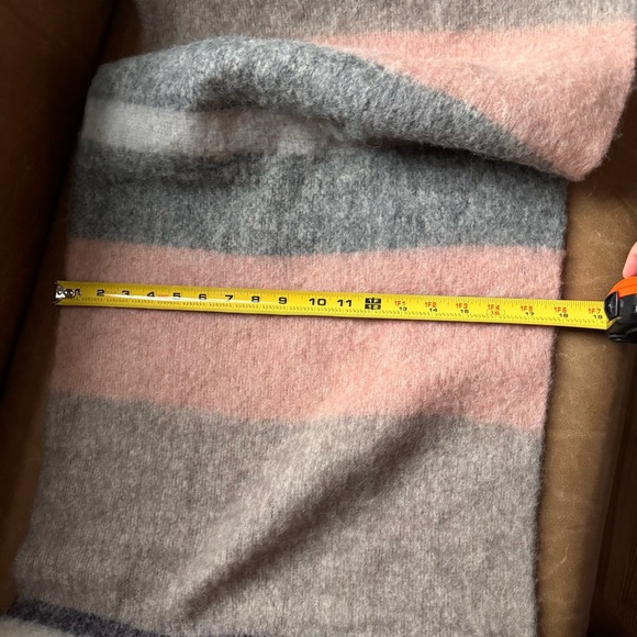 Paul Smith Baby Alpaca striped pink gray cream blanket scarf wrap mohair NWT - Picture 7 of 9